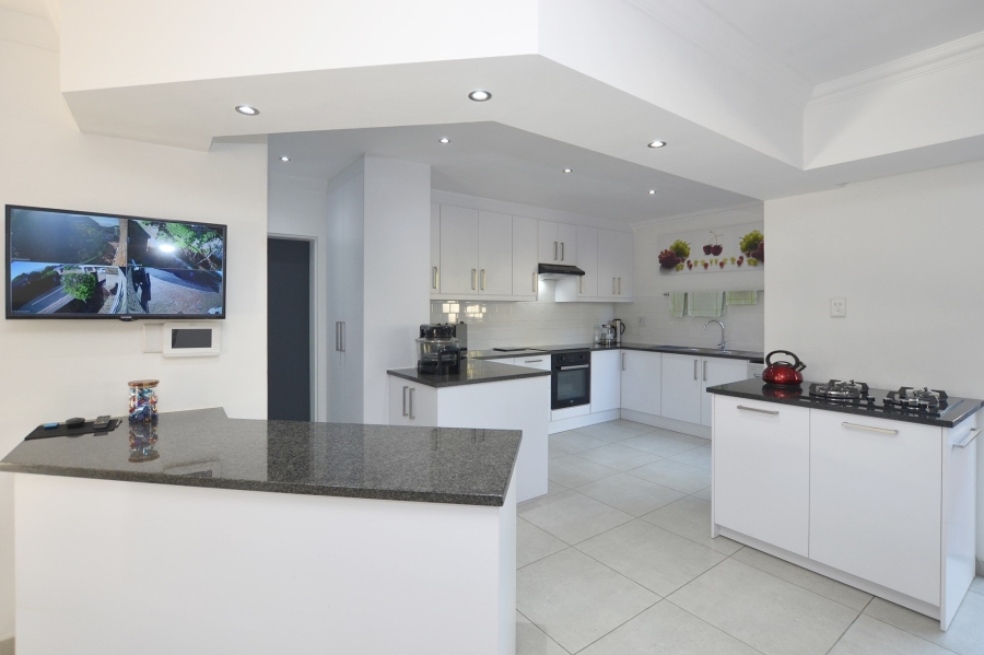 3 Bedroom Property for Sale in Everglen Western Cape